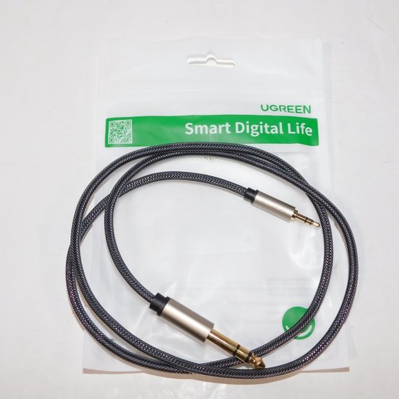 UGREEN 1/8 Inch to 1/4 Inch Cable 3.5mm Male to 6.35mm Male TRS Audio Aux Cord - Picture 4 of 7